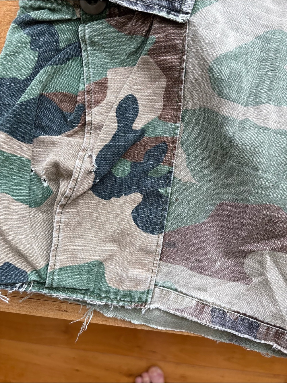 Cool Camouflage Cargo Men’s Shorts - Green Camo Military Issue Cut-Offs - Picture 4 of 13